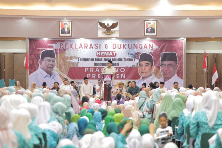 Ribuan Emak-emak dari 540 Majelis Taklim Kota Bandung-Cimahi Deklarasi Dukung Prabowo