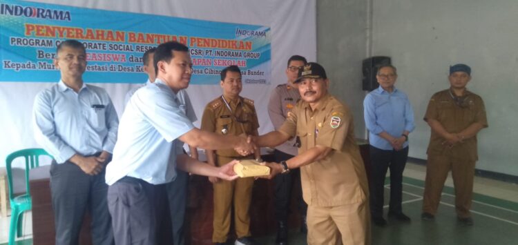 CSR PT. Indorama Group Beri Beasiswa Siswa Berprestasi