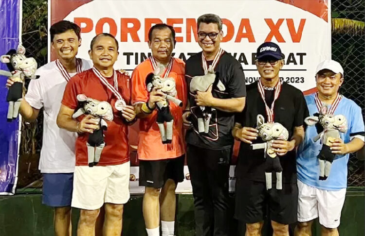Porpemda Jawa Barat 2023, Pj Bupati Purwakarta Benni Irwan Raih Medali Emas Cabor Tenis Lapangan