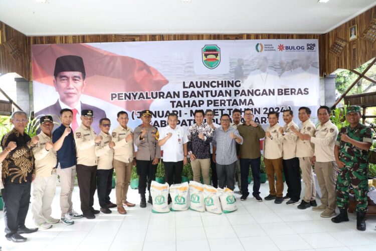 Pj Bupati Purwakarta Launching Penyaluran Bantuan Pangan Beras