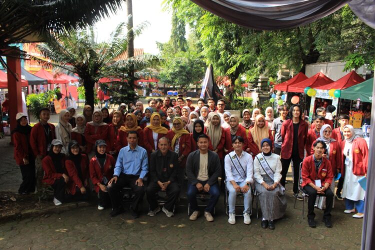 Kampus STIE DR Khez Muttaqien Gelar Festival Kewirausahaan