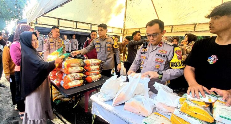 Polres Purwakarta dan Bulog Gelar Operasi Pasar