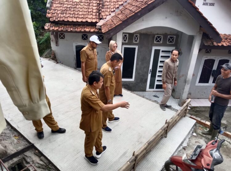 Dapat ADD, Desa Cikaobandung Bangun Jalan