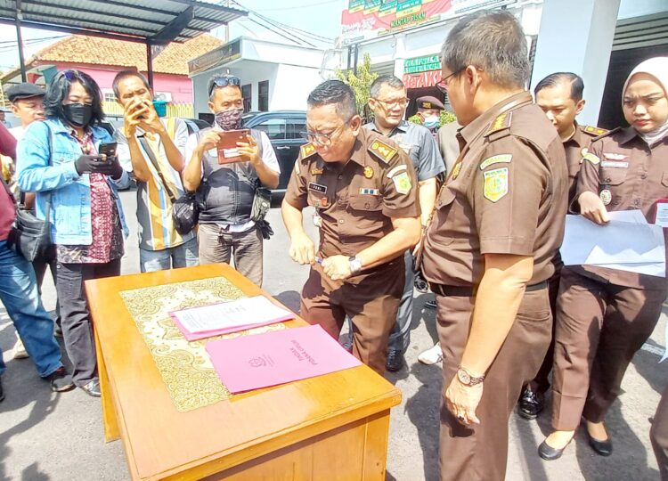 Kejari Purwakarta Musnakan Barang BuktiPerkara Tindak Pidana Tahun 2024