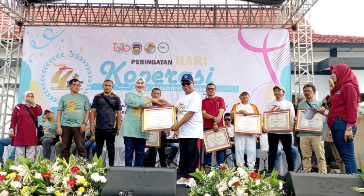 Koperasi Karyawan Swasthi Rama Gumelar Raih Penghargaan Koperasi Berpestasi
