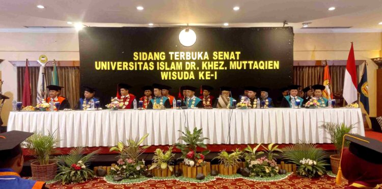 Sidang Terbuka Senat Universitas Islam Dr. Khez. Muttaqien Gelar Wisuda